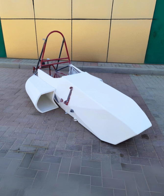 Race Car Model - Image 2